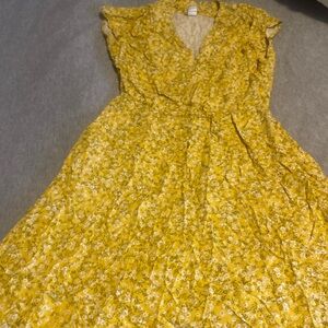 Yellow flower dress v neck worn only like twice.